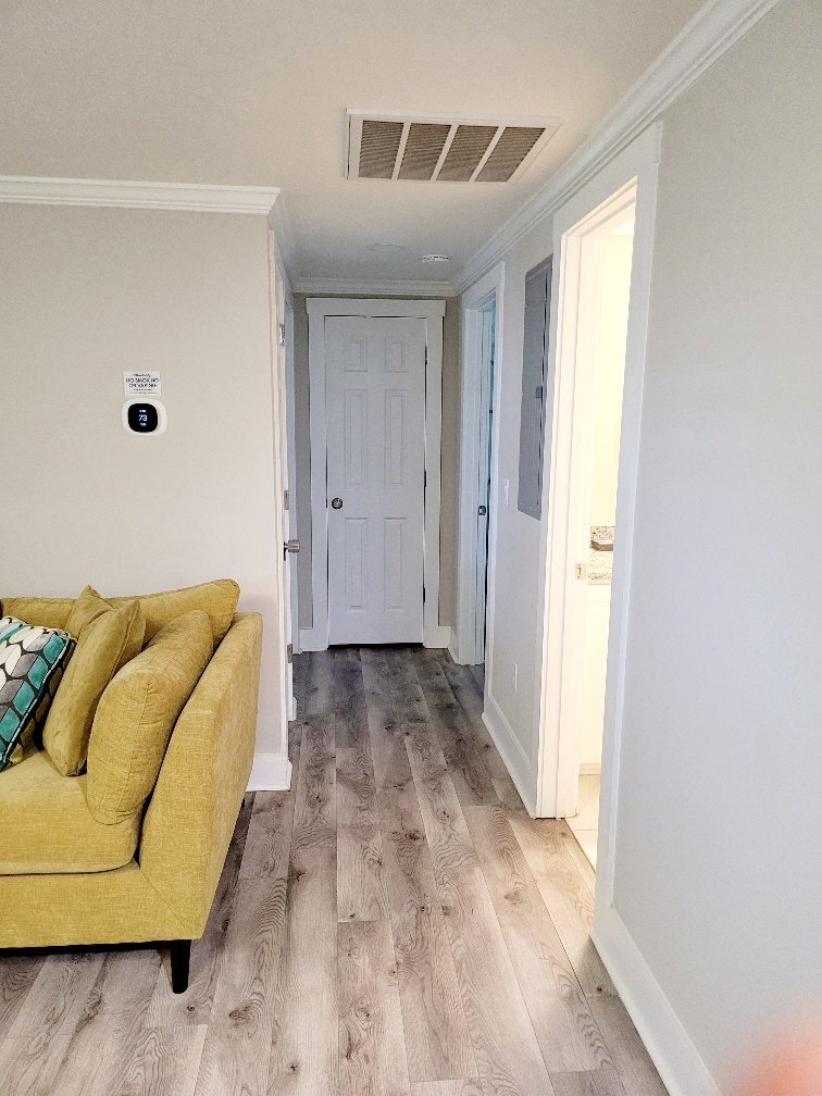 Building Photo - 1004 Pine St