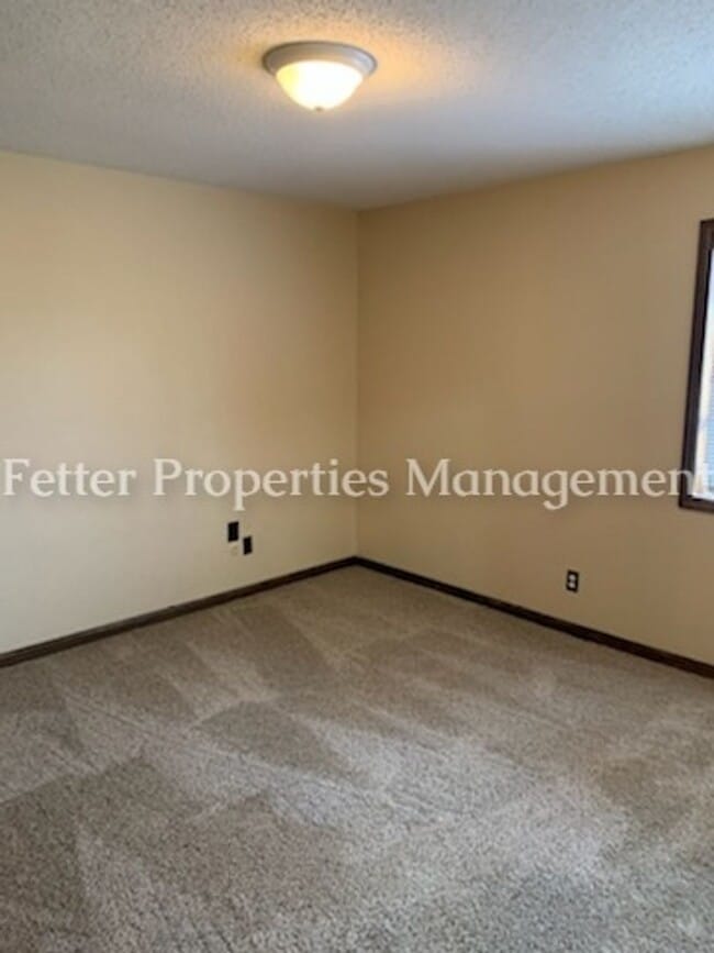 Building Photo - 6566 Heathervale Ct