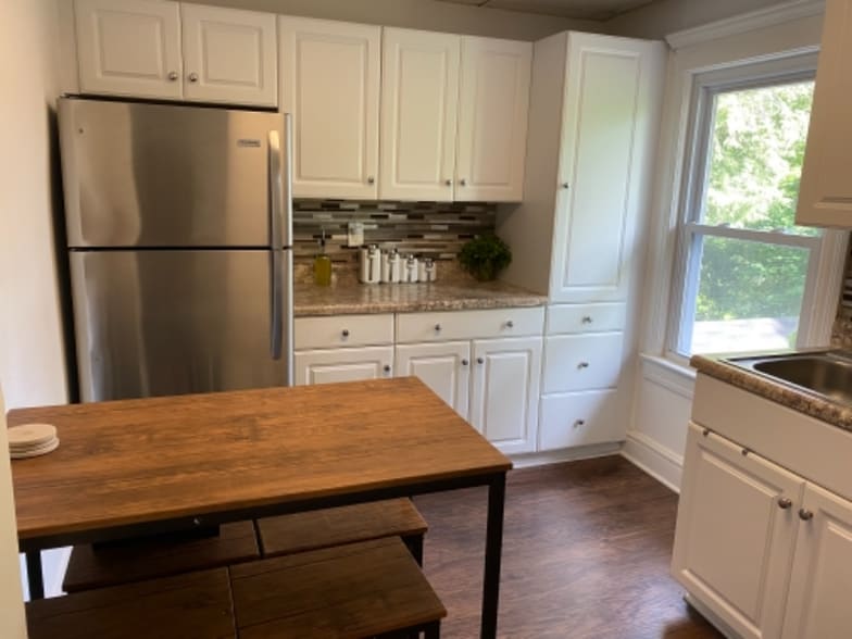 Building Photo - 1 W Franklin St