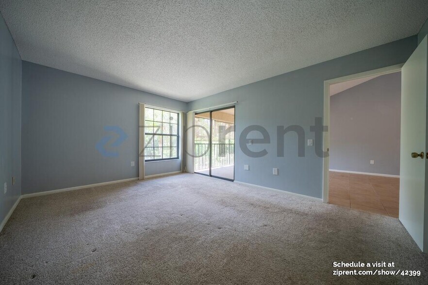 Building Photo - 4817 Winslow Beacon