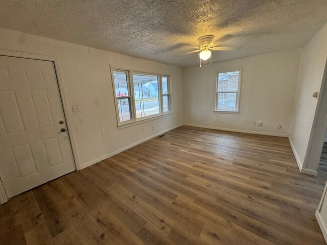 Building Photo - 1320 N Jay St