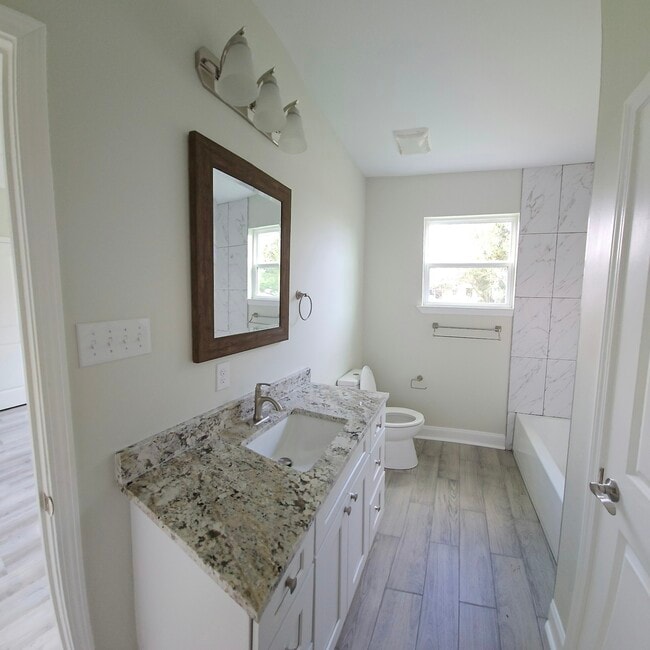 Building Photo - 8709 Apricot St