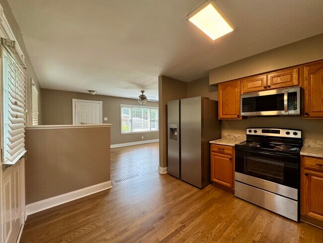 Building Photo - 2564 Millbrook Dr