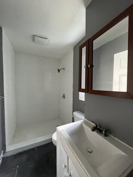 Building Photo - 69 Williams Ave