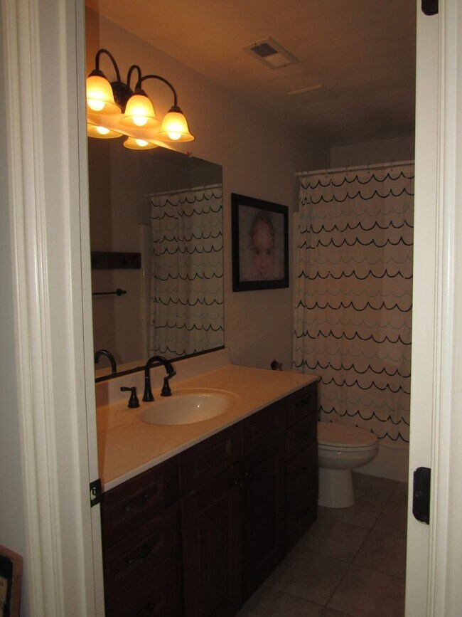 Building Photo - 2084 Kittridge Dr