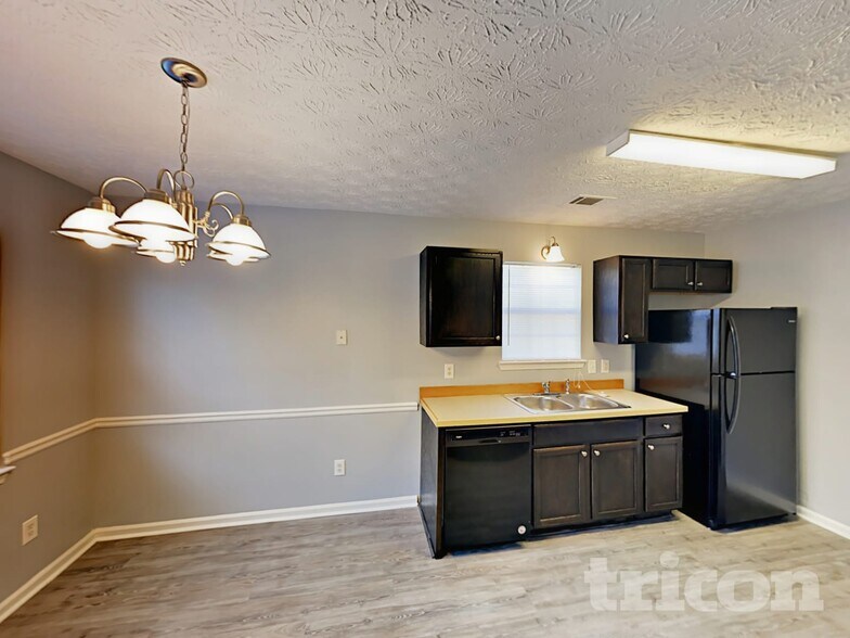 Building Photo - 160 Brighton Dr