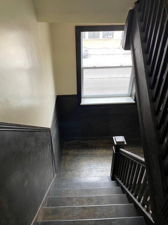 Building Photo - 3663 N Elston Ave