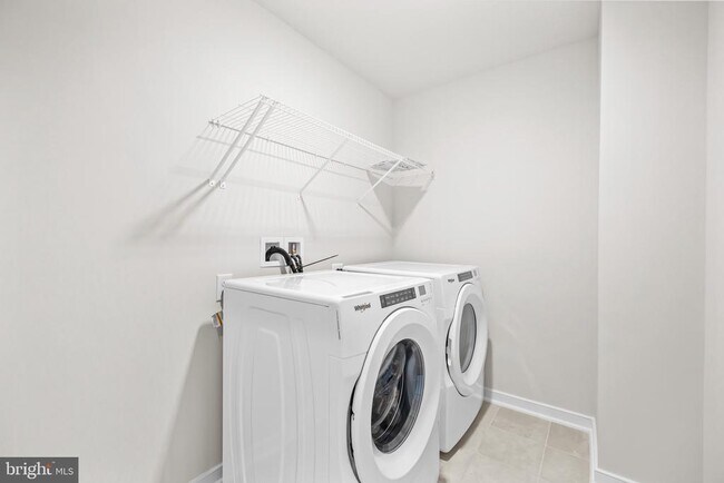 Building Photo - 6236 Folly Ln