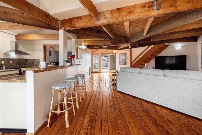 Building Photo - 164 Bora Dr