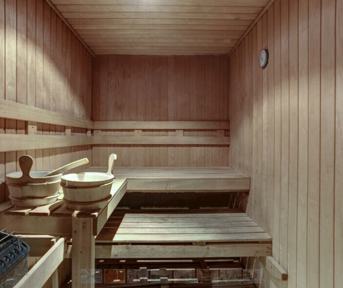 Building Photo - 690 D St NW