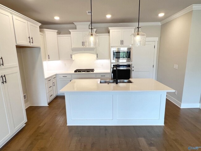 Building Photo - 130 Iberville St