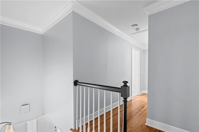 Building Photo - 3460 Goldenrod Dr