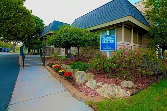 Building Photo - 2914 S Osage Ave