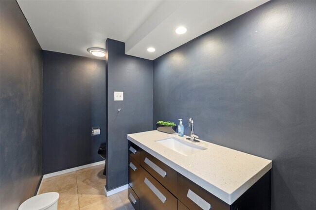 Building Photo - 1201 Autrey St