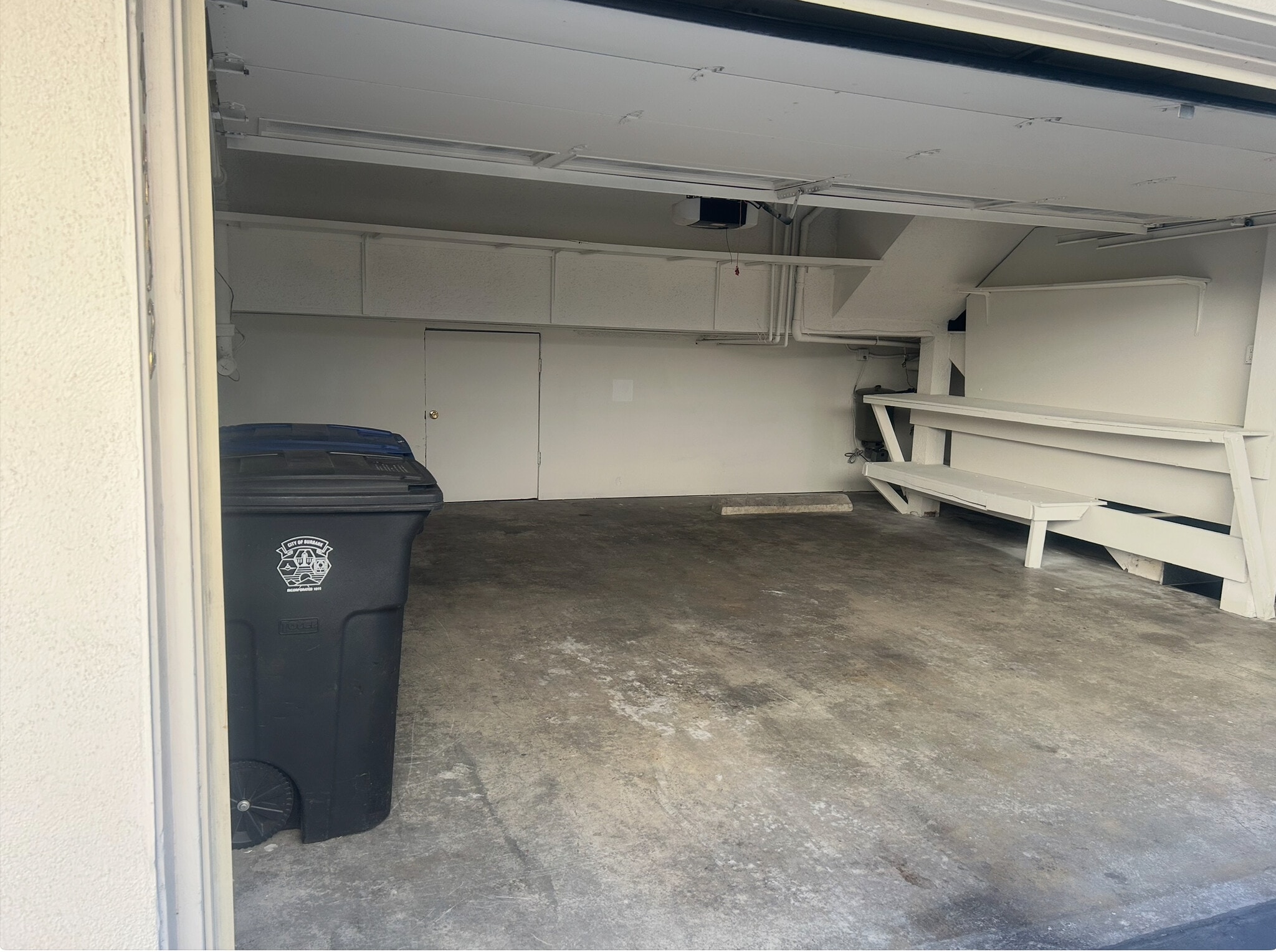 Garage - 4452 W Kling St