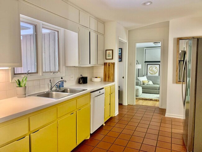 Building Photo - 603 Rock Creek Rd