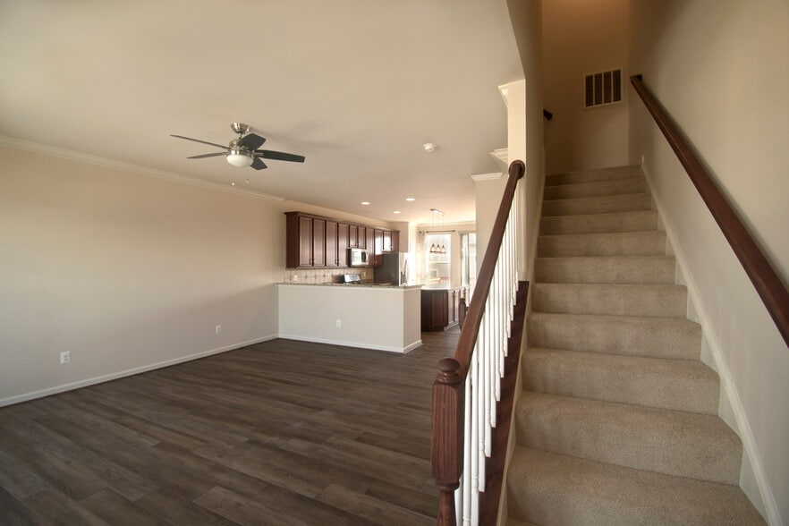 Building Photo - 105 Gristmill Ct