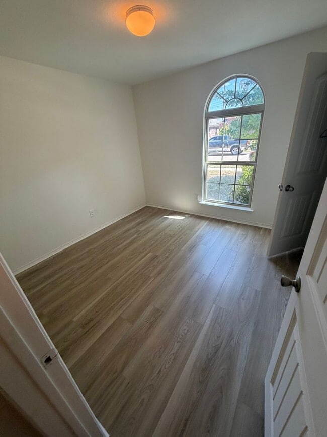 Building Photo - 1763 Overlook Dr