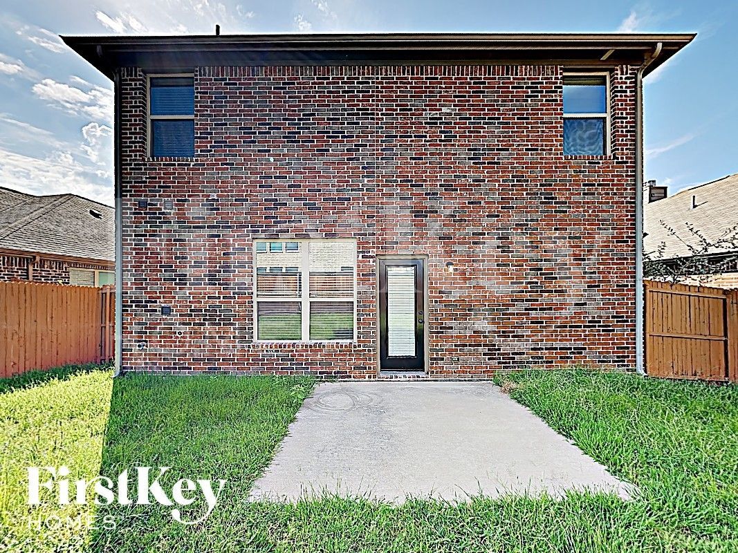 Building Photo - 16045 Crosslake Ct