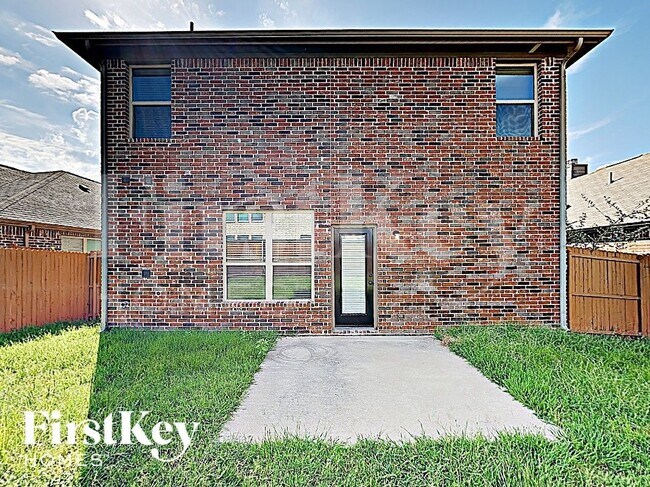 Building Photo - 16045 Crosslake Ct