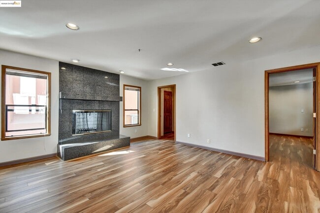 Building Photo - 616 Gravatt Dr