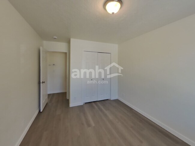 Building Photo - 495 E Whitbeck St