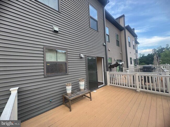 Building Photo - 3165 Virginia Bluebell Ct
