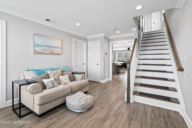 Building Photo - 315 Hiering Ave