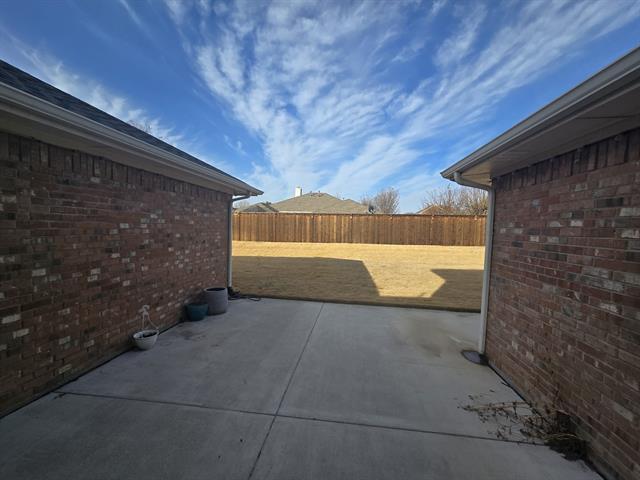 Building Photo - 327 Hillglen Dr