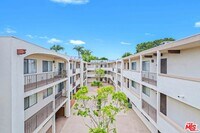 Building Photo - 12801 Moorpark St