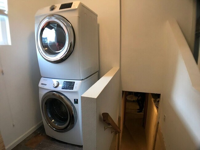 Building Photo - Charming remodeled Bungalow - 2 Bedrooms 1 Bath, 1,104 Sq. Ft.