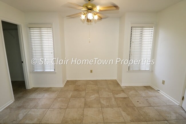 Building Photo - Beautiful Condo