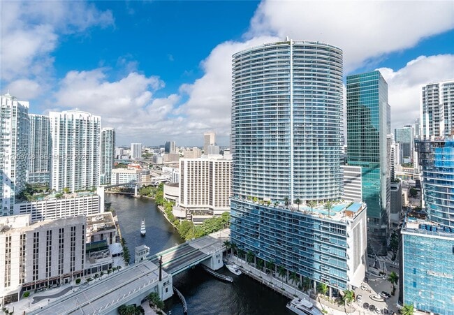 Building Photo - 475 Brickell Ave