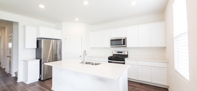 Building Photo - 10430 Morse Pl