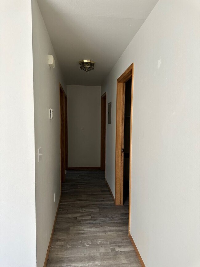 Building Photo - 209 N Pondera Ave
