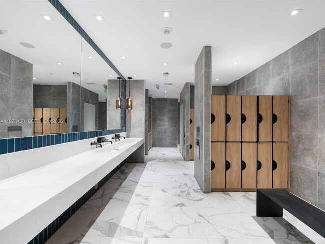 Building Photo - 90 SW 3rd St