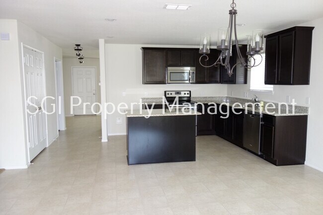 Building Photo - 824 Rivers Creek Ln