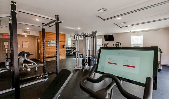 Building Photo - 501 Main St