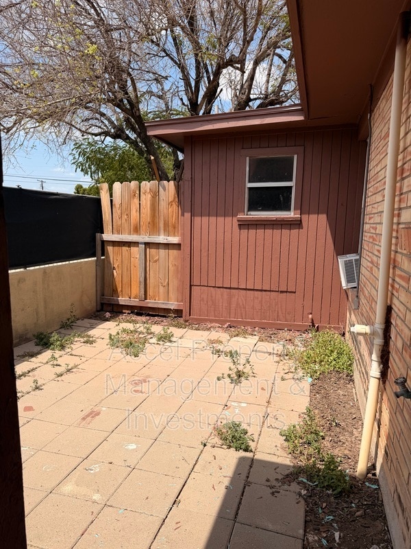 Building Photo - 2401 Gumwood Ave W