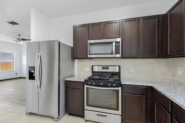 Building Photo - 217 Trailside Ln