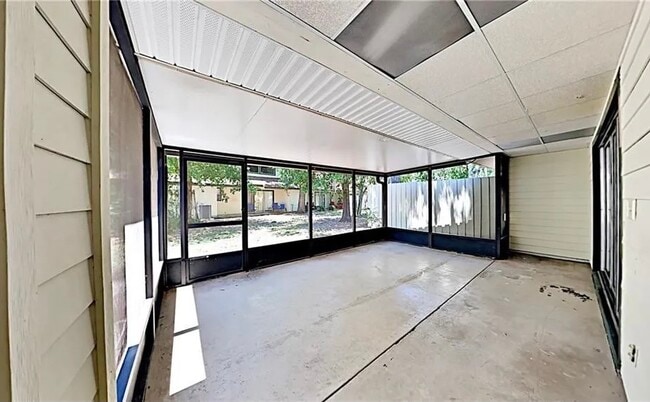 Building Photo - 4137 Crossroads Pl