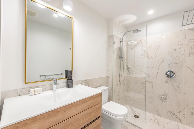 Building Photo - 175 2nd St