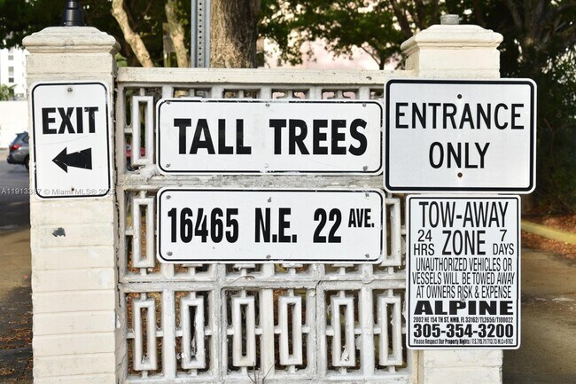 Building Photo - 16465 NE 22nd Ave