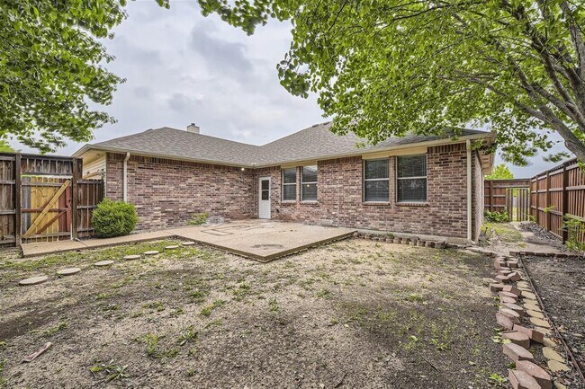 Building Photo - 103 Hollow Tree Dr