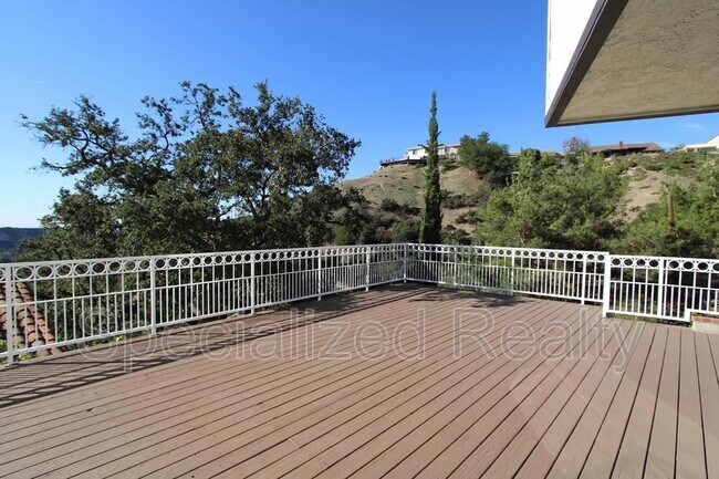 Building Photo - 3694 Berwick Dr