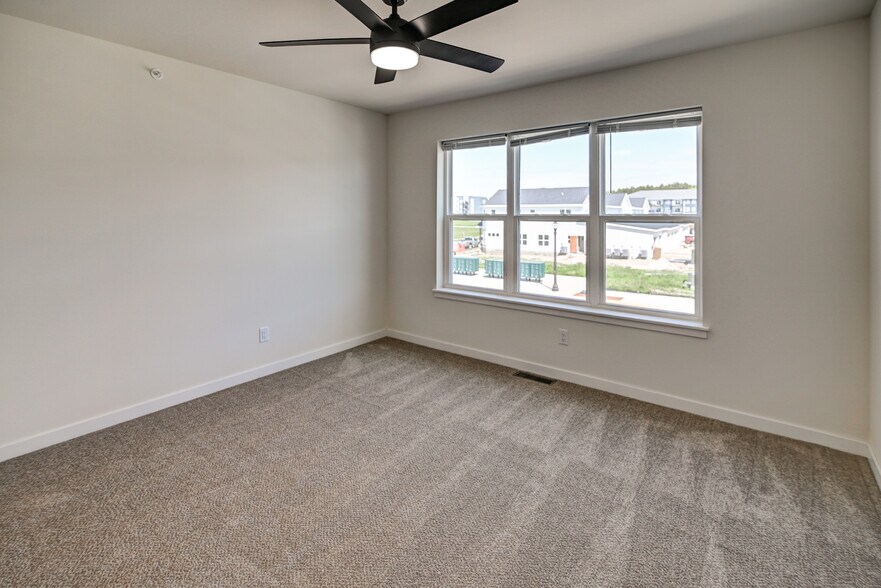Building Photo - 4873 Lacy Rd