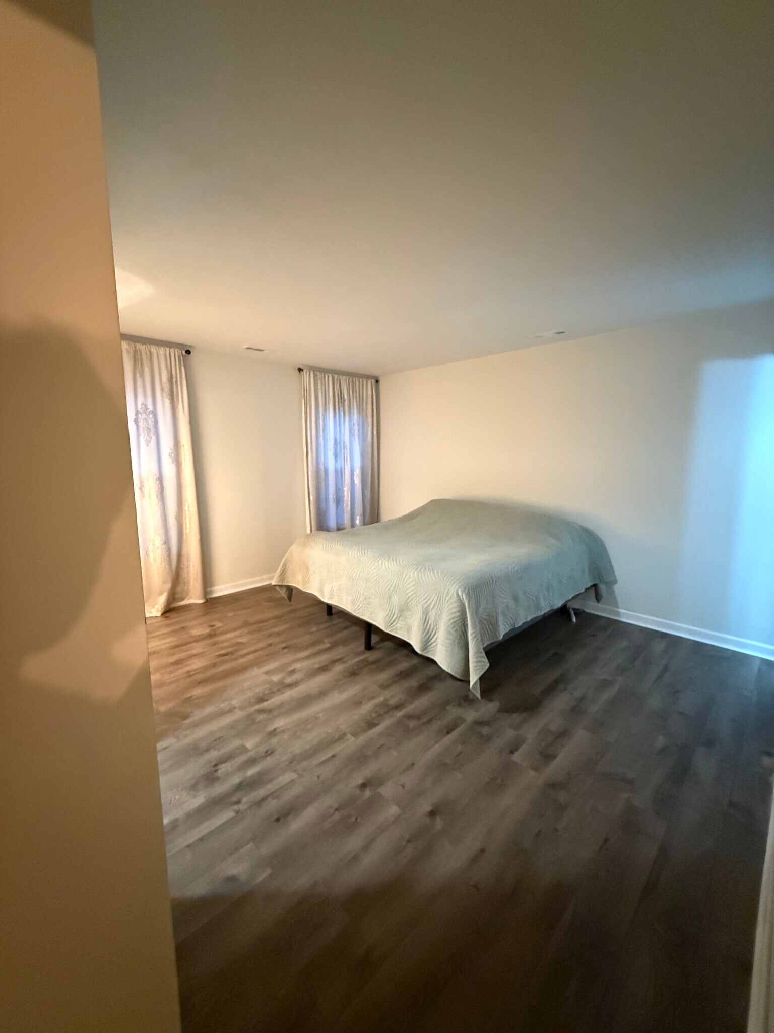 Building Photo - 713 Goodard Dr