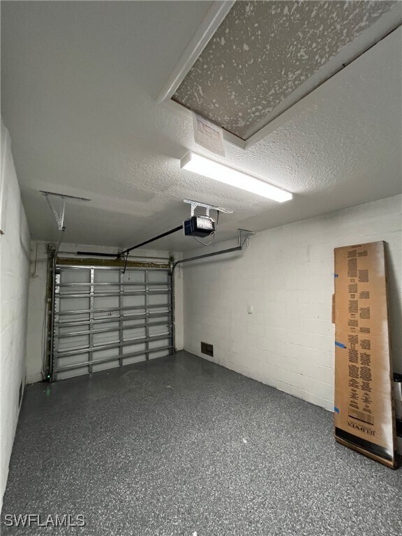 Building Photo - 8465-8465 Agate St