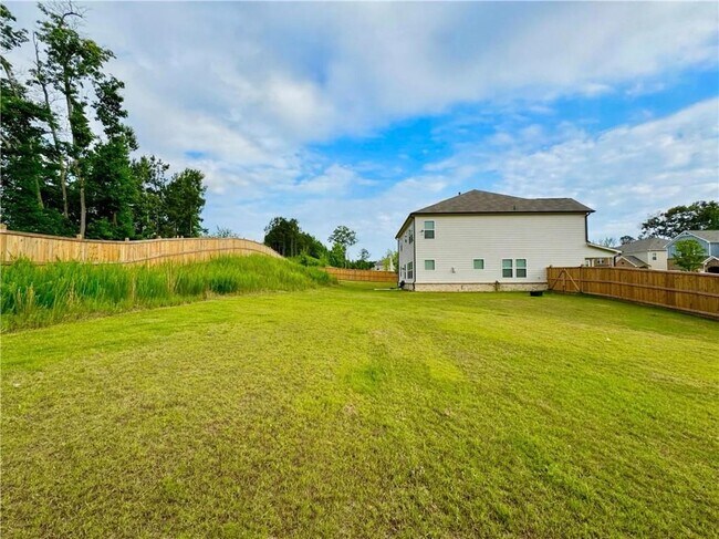 Building Photo - 830 Elderberry Ct