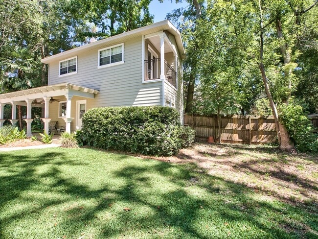 Building Photo - 1523 Grape St